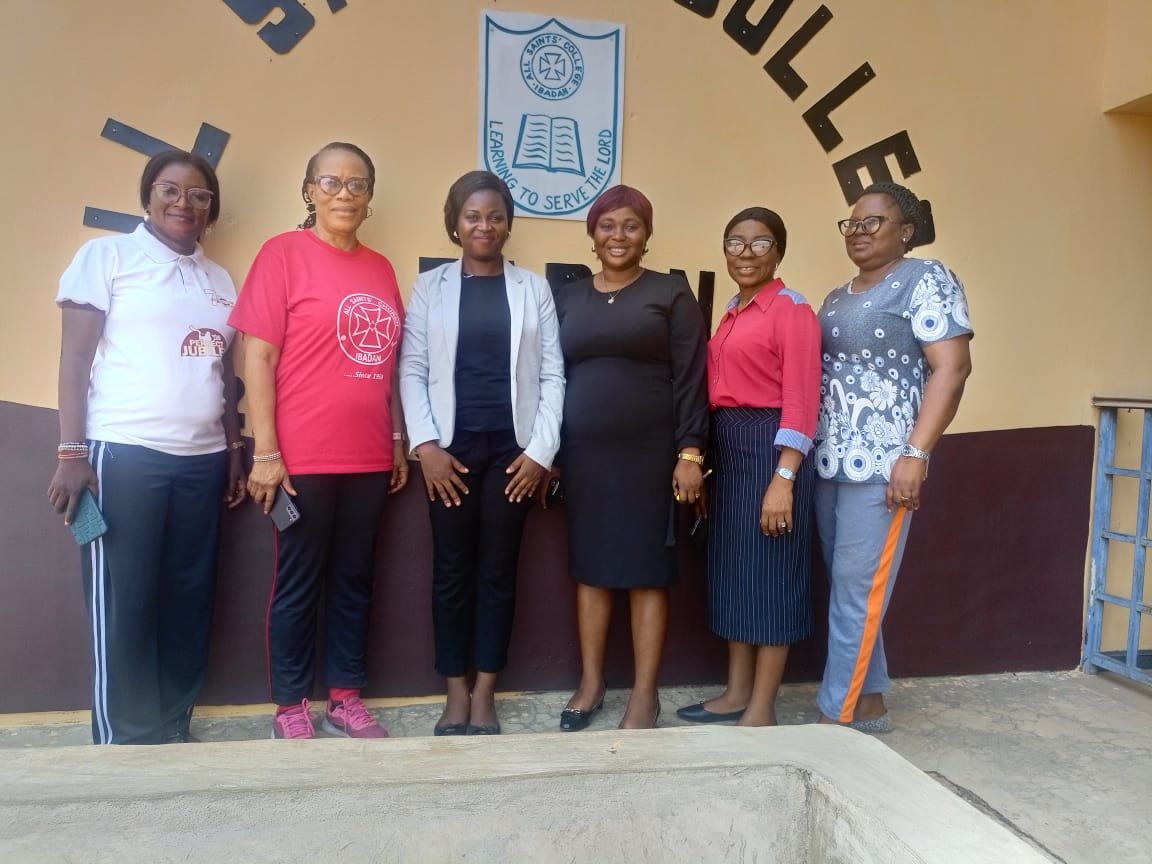 Students engaging in a Crowned Pillars Foundation activity